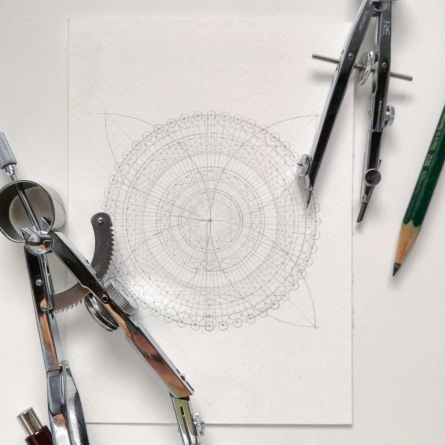 compass for drawing circles